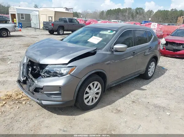 KNMAT2MT8JP582689 2018 NISSAN ROGUE - Image 2