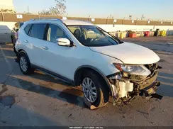 KNMAT2MT8JP585138 2018 NISSAN ROGUE