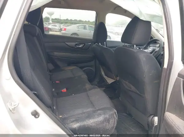 KNMAT2MT8JP585706 2018 NISSAN ROGUE - Image 8