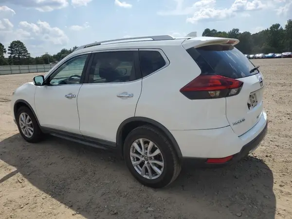 KNMAT2MT8JP587018 2018 NISSAN ROGUE - Image 2