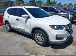 KNMAT2MT8JP588380 2018 NISSAN ROGUE