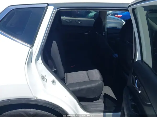 KNMAT2MT8JP588380 2018 NISSAN ROGUE - Image 8