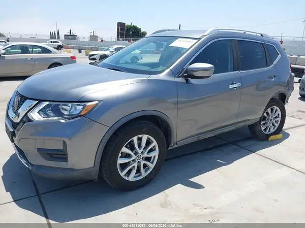 KNMAT2MT8JP588721 2018 NISSAN ROGUE - Image 2