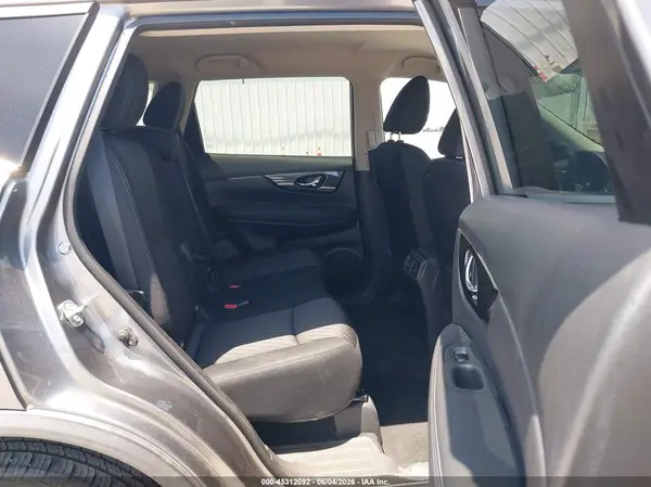 KNMAT2MT8JP588721 2018 NISSAN ROGUE - Image 8