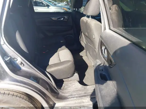KNMAT2MT8JP589125 2018 NISSAN ROGUE - Image 8
