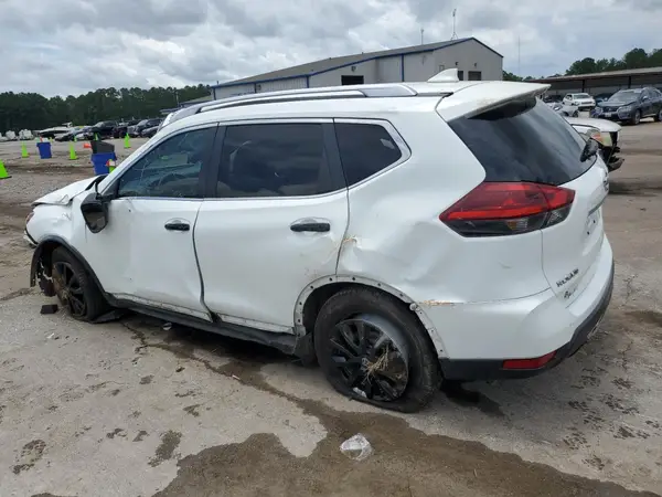 KNMAT2MT8JP593563 2018 NISSAN ROGUE - Image 2