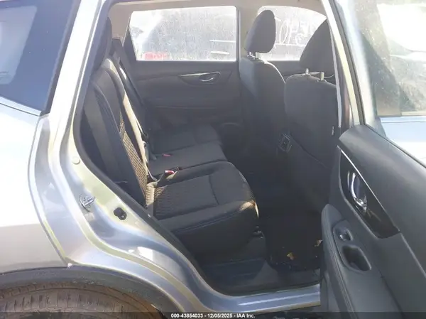 KNMAT2MT8JP594891 2018 NISSAN ROGUE - Image 8