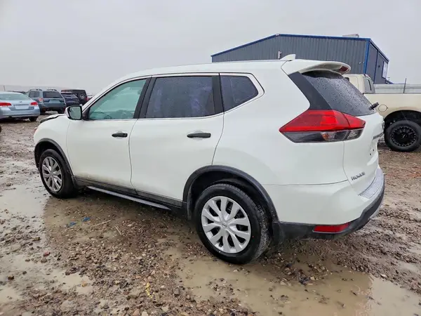 KNMAT2MT8JP596494 2018 NISSAN ROGUE - Image 2
