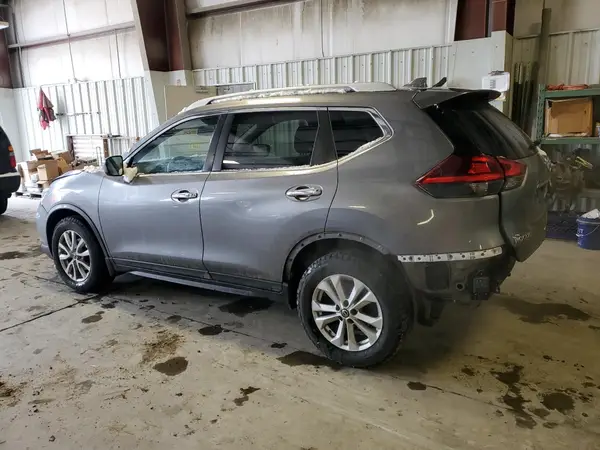 KNMAT2MT8JP599069 2018 NISSAN ROGUE - Image 2