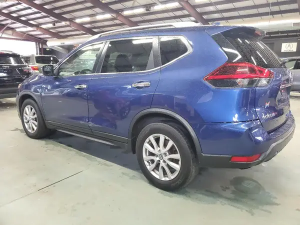KNMAT2MT8JP603055 2018 NISSAN ROGUE - Image 2