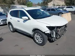 KNMAT2MT8JP603668 2018 NISSAN ROGUE