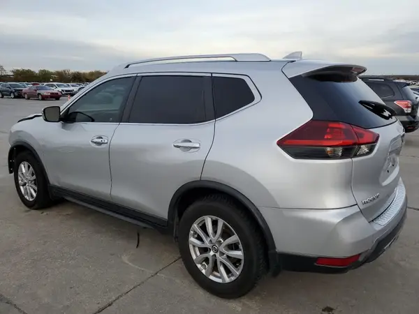 KNMAT2MT8JP605694 2018 NISSAN ROGUE - Image 2