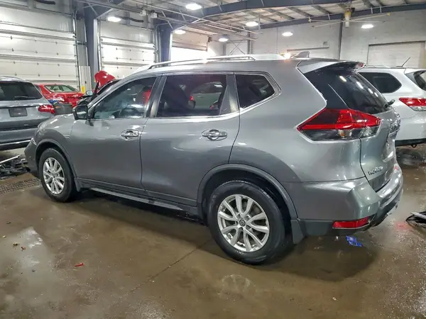 KNMAT2MT8JP606165 2018 NISSAN ROGUE - Image 2