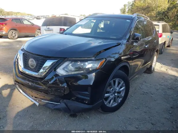KNMAT2MT8JP608241 2018 NISSAN ROGUE - Image 2