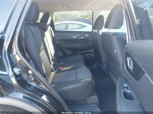 KNMAT2MT8JP608241 2018 NISSAN ROGUE - Image 8