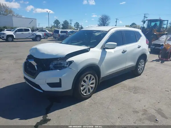 KNMAT2MT8JP609468 2018 NISSAN ROGUE - Image 2