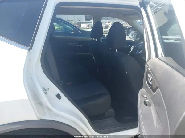 KNMAT2MT8JP609468 2018 NISSAN ROGUE - Image 7