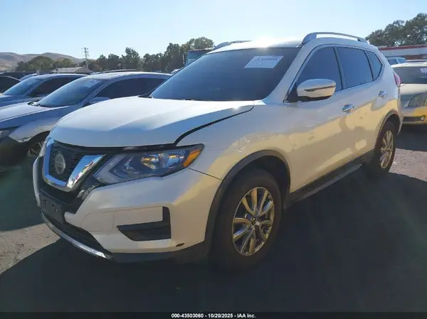 KNMAT2MT8JP611883 2018 NISSAN ROGUE - Image 2