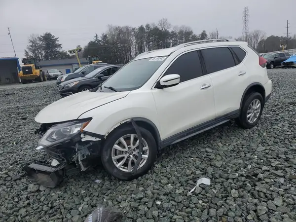 KNMAT2MT8JP611897 2018 NISSAN ROGUE - Image 1