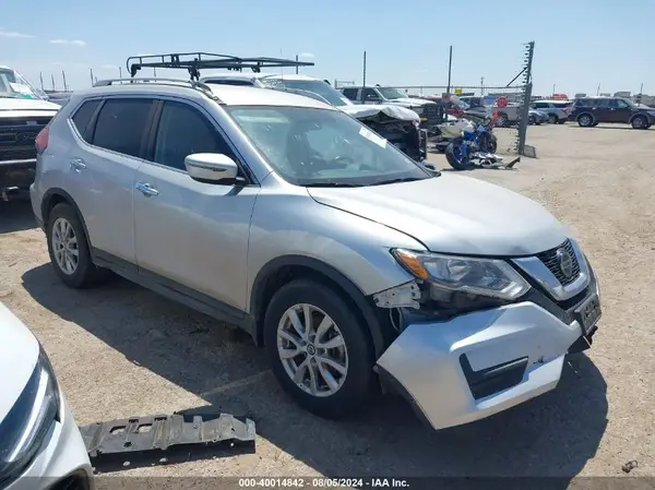 KNMAT2MT8JP612239 2018 NISSAN ROGUE - Image 1