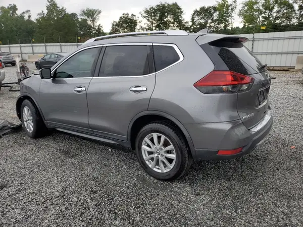 KNMAT2MT8JP616789 2018 NISSAN ROGUE - Image 2