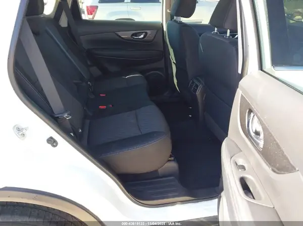 KNMAT2MT8JP619692 2018 NISSAN ROGUE - Image 8