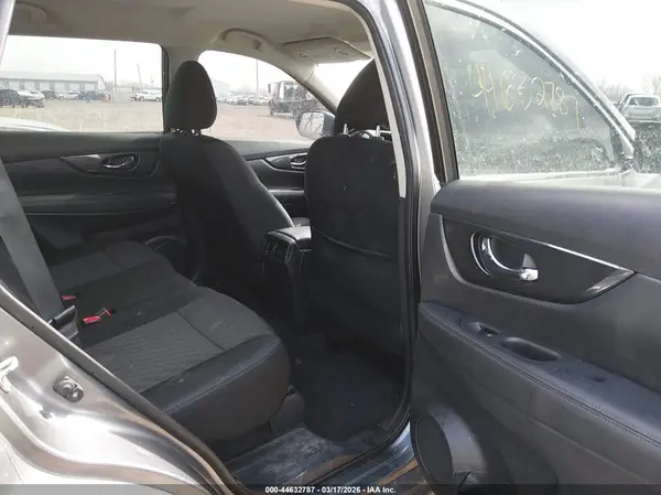 KNMAT2MT8JP620924 2018 NISSAN ROGUE - Image 8