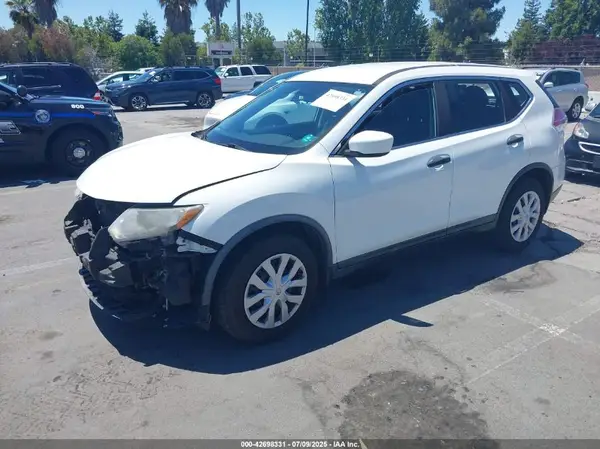 KNMAT2MT9GP655996 2016 NISSAN ROGUE - Image 2