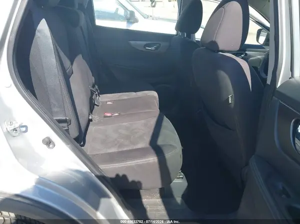 KNMAT2MT9GP696239 2016 NISSAN ROGUE - Image 8