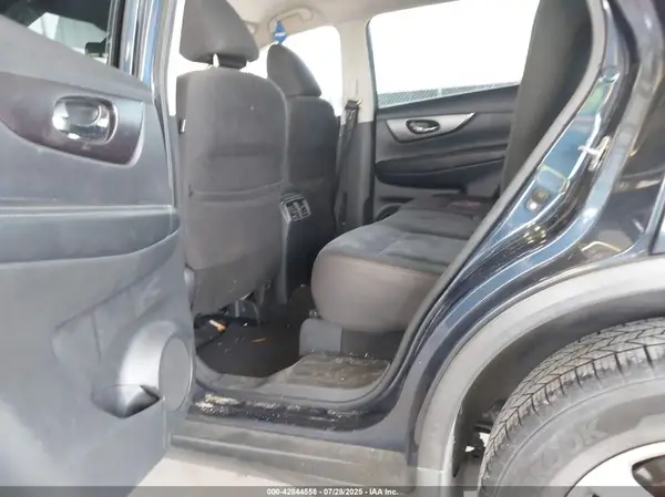 KNMAT2MT9GP710799 2016 NISSAN ROGUE - Image 8