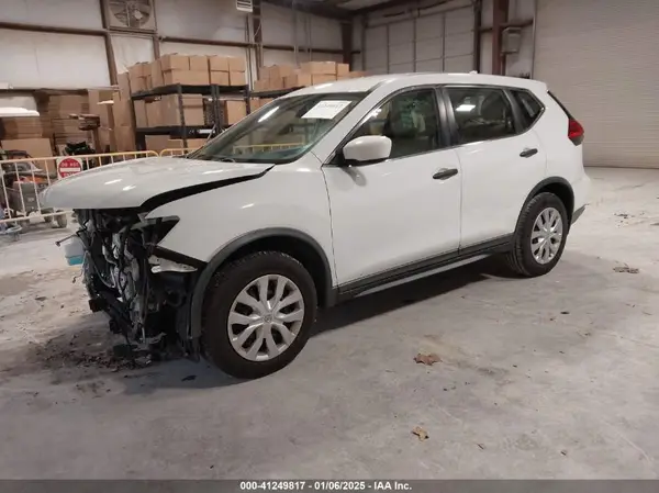 KNMAT2MT9HP500057 2017 NISSAN ROGUE - Image 2