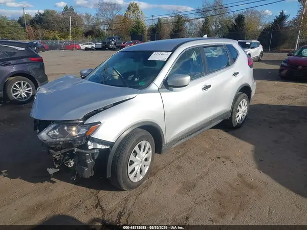 KNMAT2MT9HP502990 2017 NISSAN ROGUE - Image 2