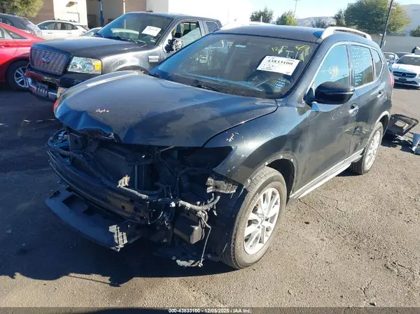 KNMAT2MT9HP507817 2017 NISSAN ROGUE - Image 2