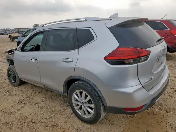 KNMAT2MT9HP513228 2017 NISSAN ROGUE - Image 2