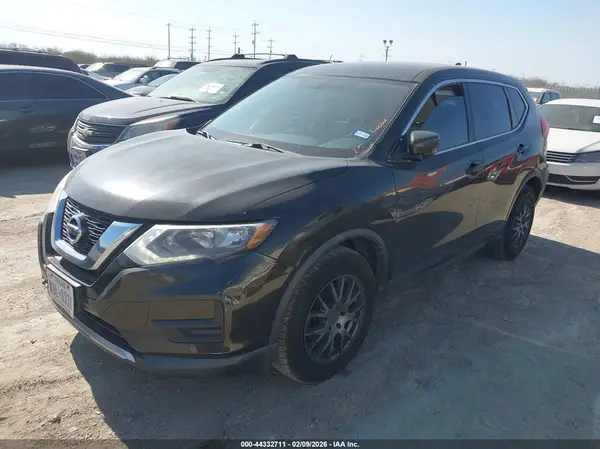 KNMAT2MT9HP513620 2017 NISSAN ROGUE - Image 2