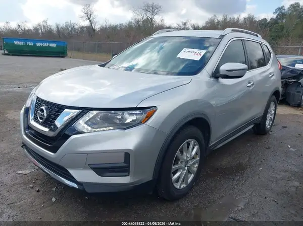 KNMAT2MT9HP518686 2017 NISSAN ROGUE - Image 2
