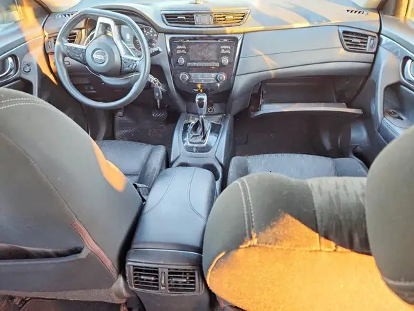 KNMAT2MT9HP519675 2017 NISSAN ROGUE - Image 8