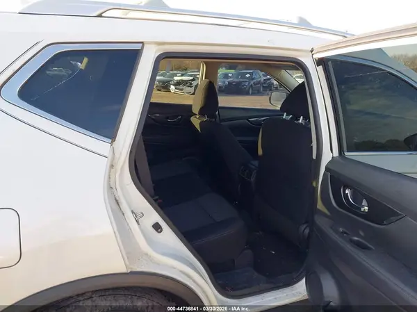 KNMAT2MT9HP519921 2017 NISSAN ROGUE - Image 8