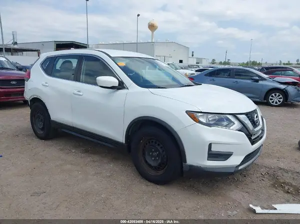 KNMAT2MT9HP520132 2017 NISSAN ROGUE - Image 1