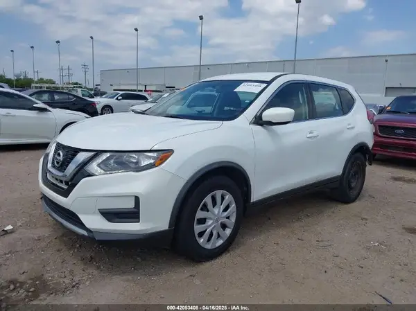 KNMAT2MT9HP520132 2017 NISSAN ROGUE - Image 2