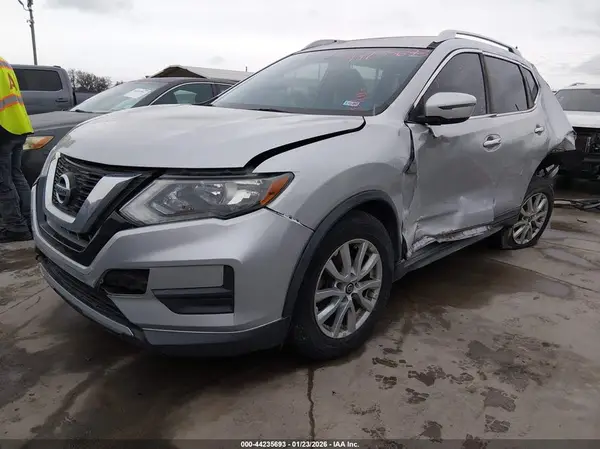 KNMAT2MT9HP521295 2017 NISSAN ROGUE - Image 2