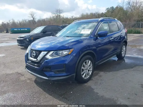 KNMAT2MT9HP523161 2017 NISSAN ROGUE - Image 2
