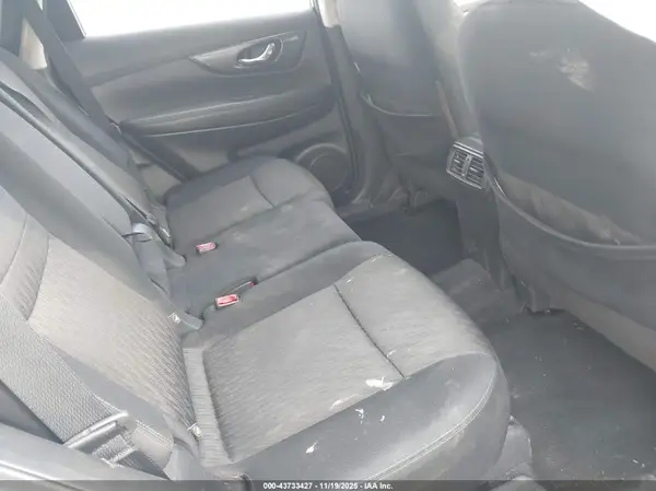 KNMAT2MT9HP525962 2017 NISSAN ROGUE - Image 8