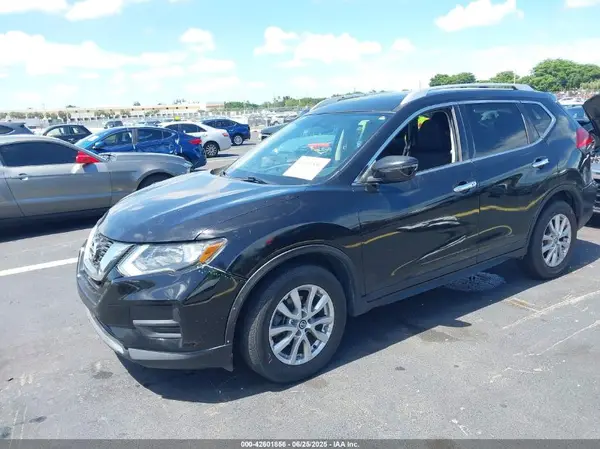 KNMAT2MT9HP535147 2017 NISSAN ROGUE - Image 2