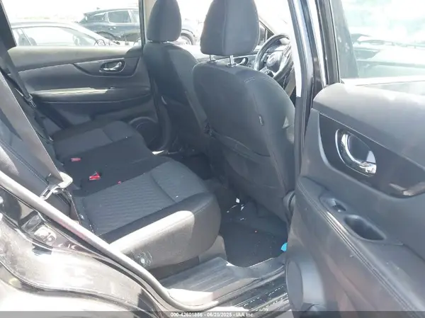 KNMAT2MT9HP535147 2017 NISSAN ROGUE - Image 8