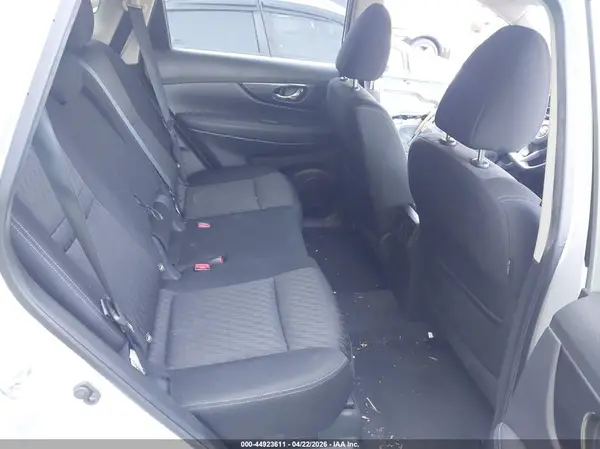 KNMAT2MT9HP538372 2017 NISSAN ROGUE - Image 8