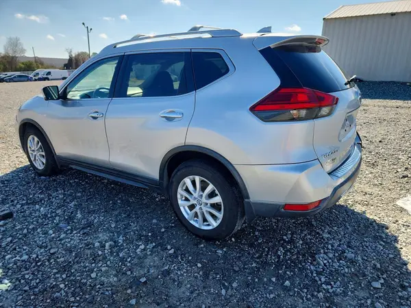 KNMAT2MT9HP544107 2017 NISSAN ROGUE - Image 2