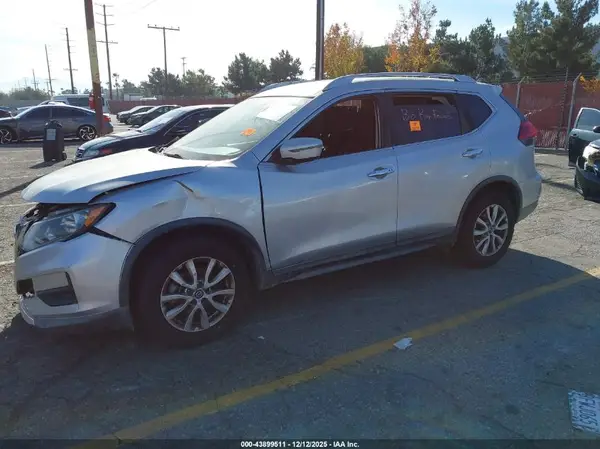KNMAT2MT9HP545533 2017 NISSAN ROGUE - Image 2