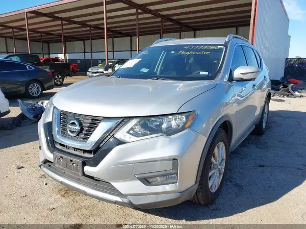 KNMAT2MT9HP550215 2017 NISSAN ROGUE - Image 2