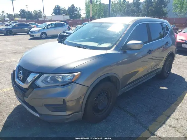 KNMAT2MT9HP553020 2017 NISSAN ROGUE - Image 2